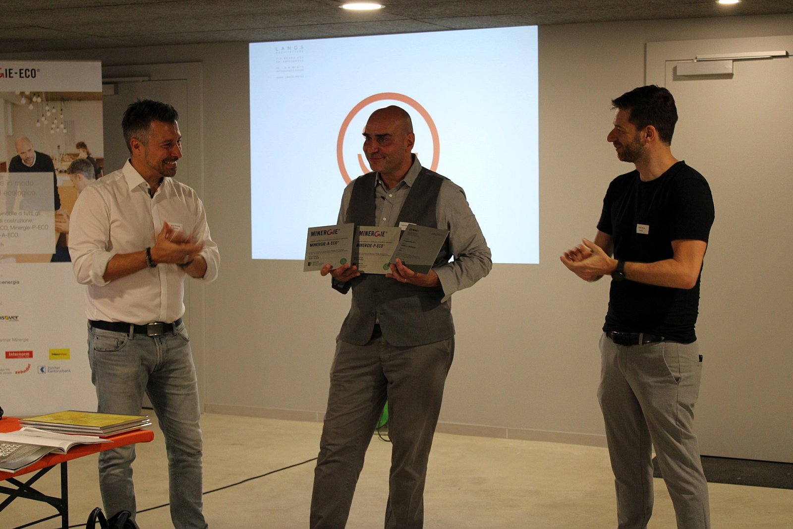 Consegna dei certificati Minergie-P-ECO, Minergie-A-ECO e SNBS